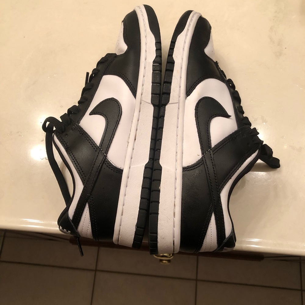 Size 9 Men Nike Panda Dunk Retro
